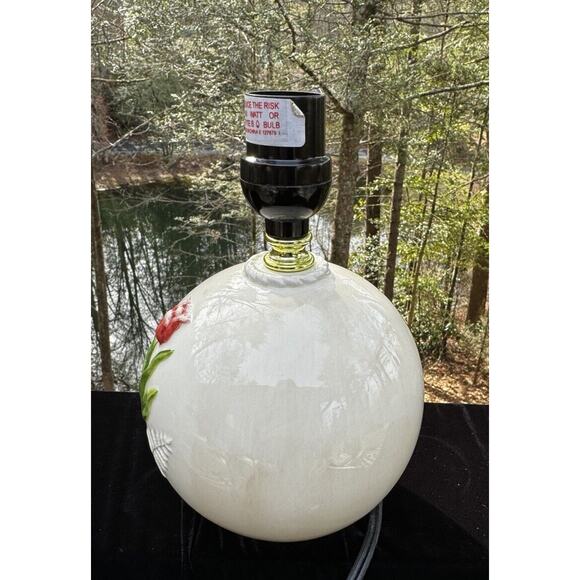 MWW Market Manual Woodworkers & Weavers Botanical Bulb Tulip Ceramic Lamp￼ - Picture 6 of 9